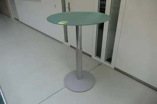 Table haute, réglable en hauteur