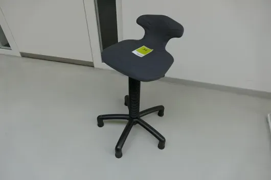 Sitz-Stehhilfe