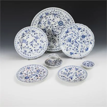 8 porcelaines motif oiseaux. Rauenstein