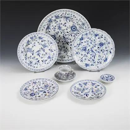8 porcelaines motif oiseaux. Rauenstein