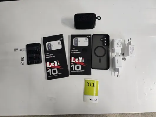 1x Powerbank - 3x Etui Smartphone - 3x Ładowarka - 1x Głośnik Bluetooth