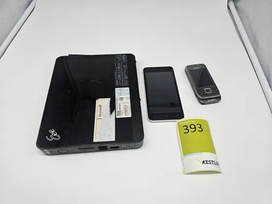 1x Mini PC - 2x mobilní telefon