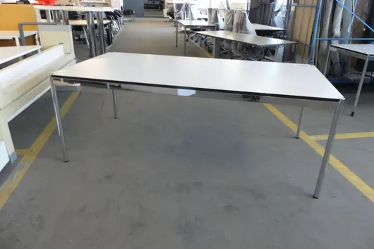 USM Haller - Tisch
