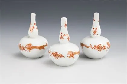 3 miniatuur pompoenvazen "Rode Draak". Meissen