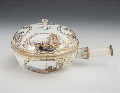 Barokke kasserol met landschapsschildering. Meissen