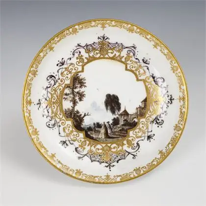Barok schoteltje met landschapsschildering. Meissen