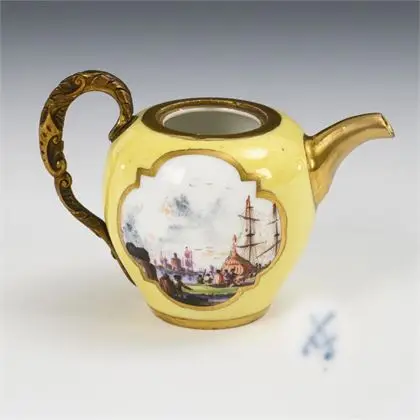 Barok miniatuurkan met koopvaardijschildering. Meissen