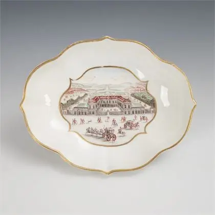 Barok schaal met kasteelgezicht. Meissen