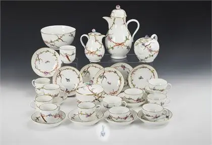 Barok koffie- en theeservies met bloemschildering. Meissen