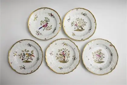 5 borden met vogelschildering. Meissen