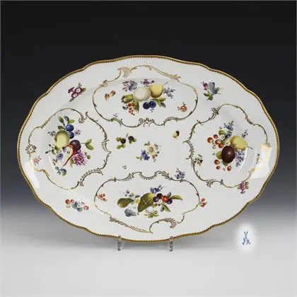Grote schotel met fruitschildering. Meissen