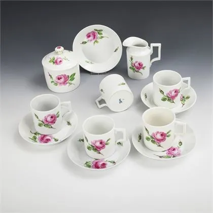 12 delen van een koffieservies "Rote Rose". Meissen