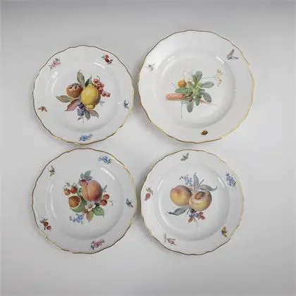 3 + 1 borden met vruchtenschildering. Meissen
