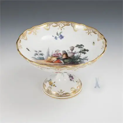 Voetschaal met Watteau-schildering. Meissen