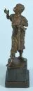 Klose, P., umělec 19./20. stol. – Bronzová figurka, tmavá patina, v. 14 cm, "Schusterjunge", sign., na mramorovém podstavci, celk. v. 19 cm