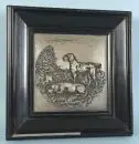 Relief – Deux chiens de chasse – métal, 18 x 18 cm, R ;
