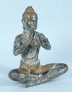 Tempelmusiker mit Flöte – Bronze, teils grün patiniert, in sitzender Pose, H= 28 cm, Asien;