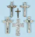 Croix, 6 pièces – matériaux divers, 4 avec riches appliques en nacre, H= 8-13 cm, 19e/20e s.