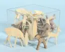 Figurines de crèche, 24 pièces - chevreuils – bois, partiellement polychrome, H= 3,5-5 cm