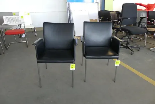2x Armlehnstuhl, gepolstert