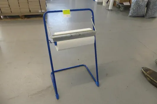 Cleaning paper stand