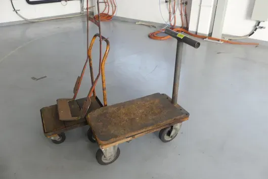 2x Transportwagen