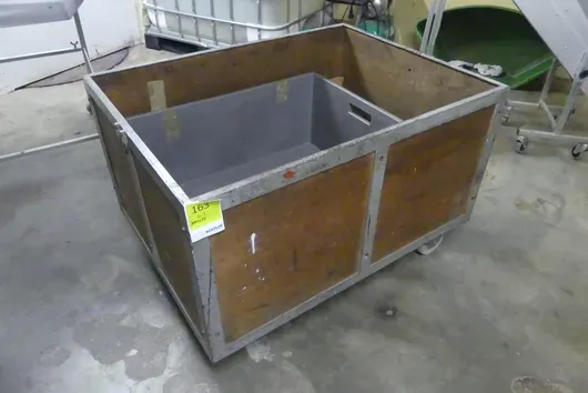 Rolcontainer met inhoud