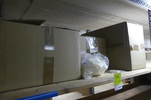 1x Fachinhalt Einlassmuschelgriffe u. Möbelbeschläge