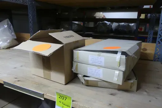 1x contenu de compartiment poignées encastrées et accessoires de meubles