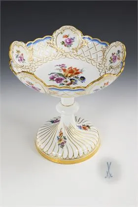 Tafelstuk met bloemschildering. Meissen