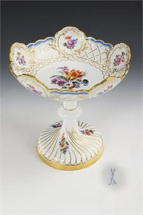 Tafelstuk met bloemschildering. Meissen