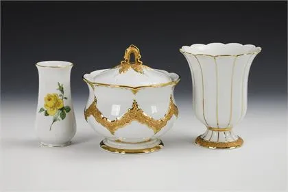 2 vazen en 1 doos. Meissen