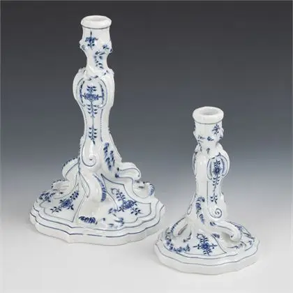 2 Zwiebelmuster-Leuchter. Meissen