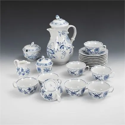 20 Teile eines Zwiebelmuster-Kaffee-/-Teeservice. Meissen