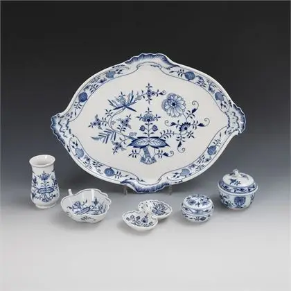 6 Zwiebelmuster-Porzellane. Meissen