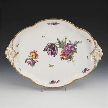 Platte mit Blumenmalerei. Royal Copenhagen
