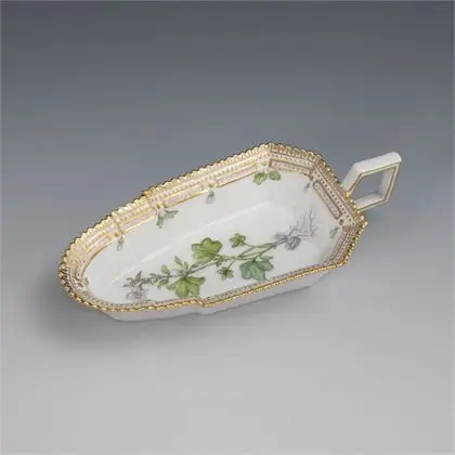 Nalévací konvička na máslo "Flora Danica". Royal Copenhagen