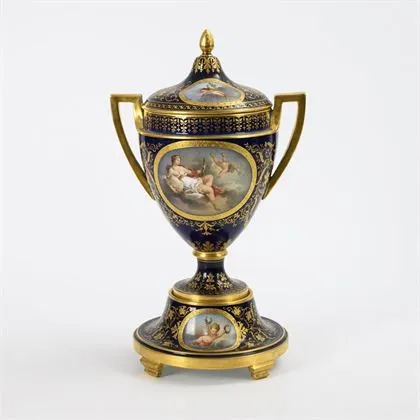 Deckelvase im Wiener Stil. Pirkenhammer