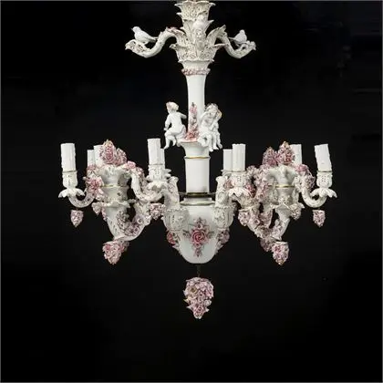 Velký porcelánový lustr. Sitzendorf