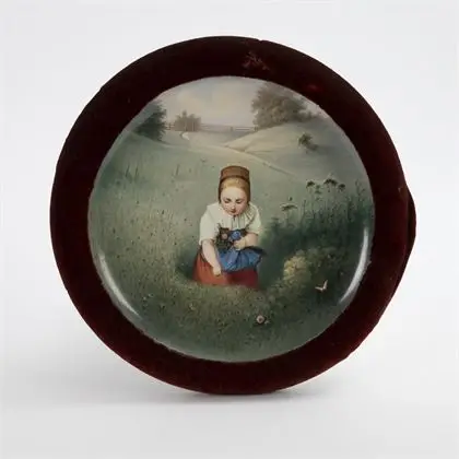 Teller mit Kindermotiv. Helena Wolfsohn