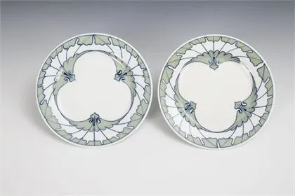 Paar jugendstil borden "Vleugelpatroon". Meissen