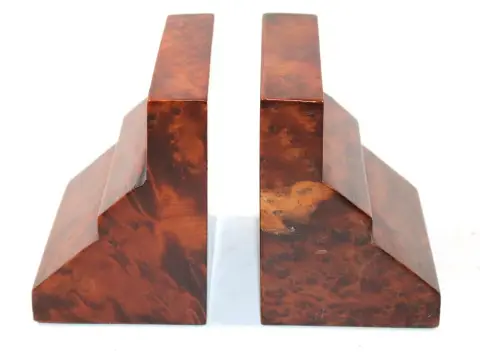 Buchstützen des – Art Dco in getreppter Form