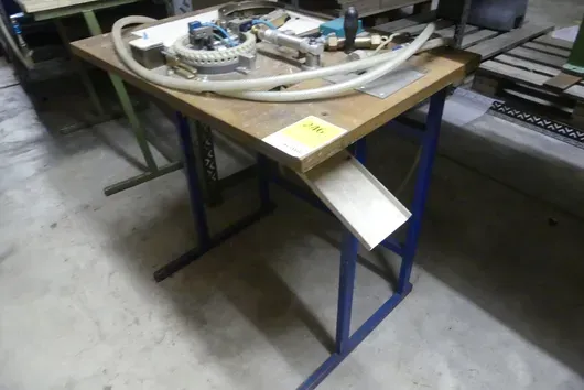 Workbench with various functions