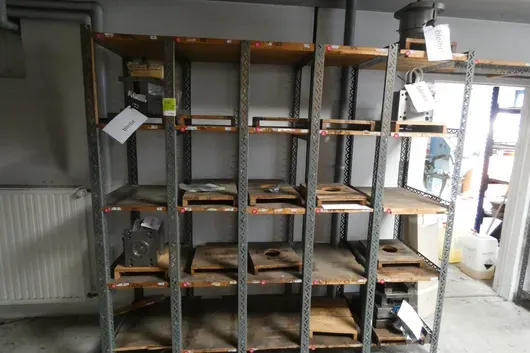Étagère, 13 compartiments, sans contenu