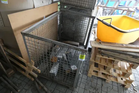 Mesh pallet with contents