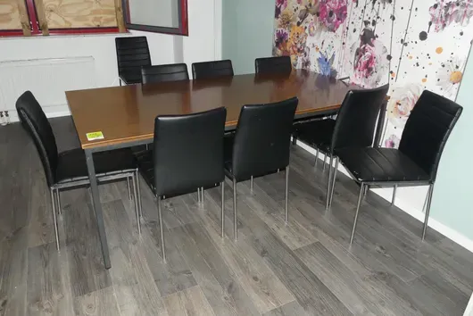 Stół z 9x krzesło