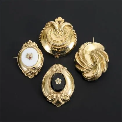 Lot of 4 foam gold brooches