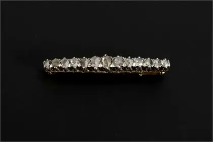 Bar brooch with historic diamonds