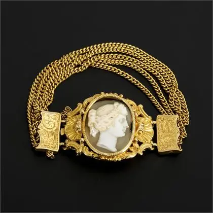 Historic bracelet with antique-style shell cameo