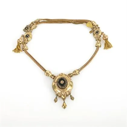 Historisches Collier